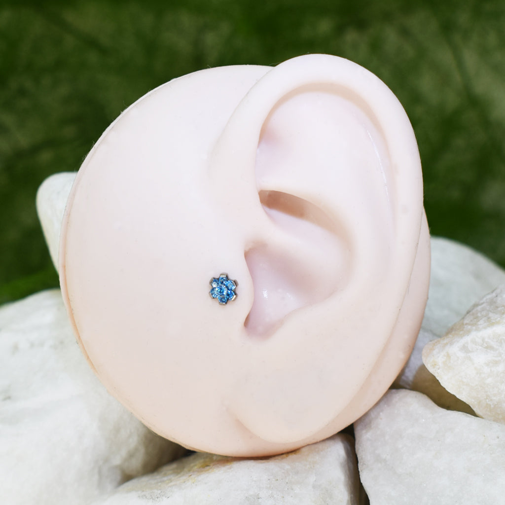 PIERCING LABRET FLOR BRILLO AZUL
