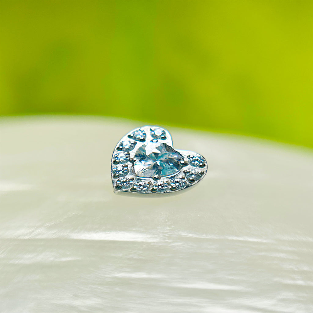 Piercing Corazón Con Circones Blancos