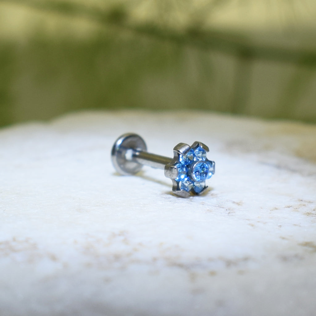 PIERCING LABRET FLOR BRILLO AZUL