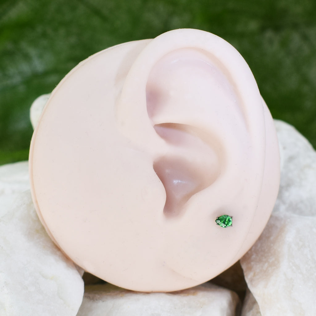 PIERCING LABRET LÁGRIMA VERDE