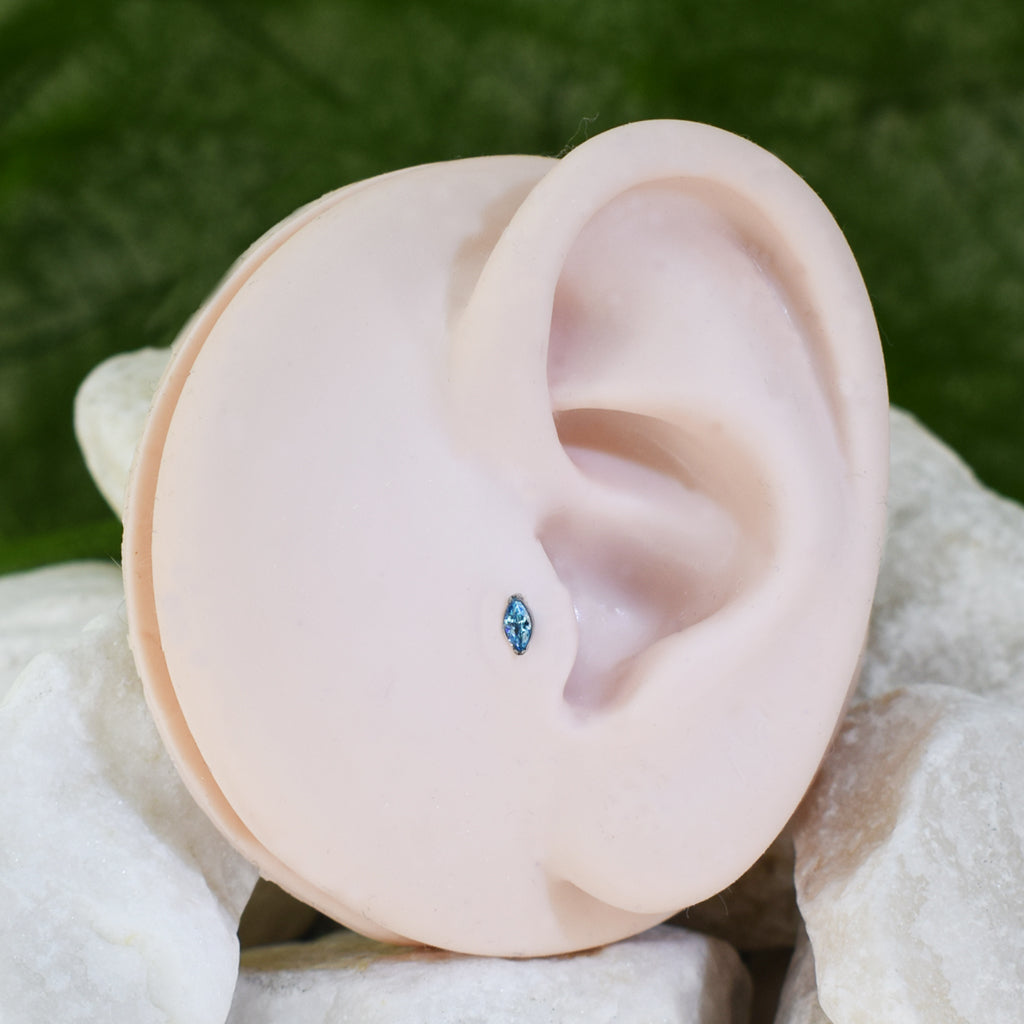 PIERCING LABRET OJO DE GATO AZUL