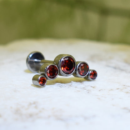 PIERCING LABRET CLÚSTER BRILLOS ROJOS