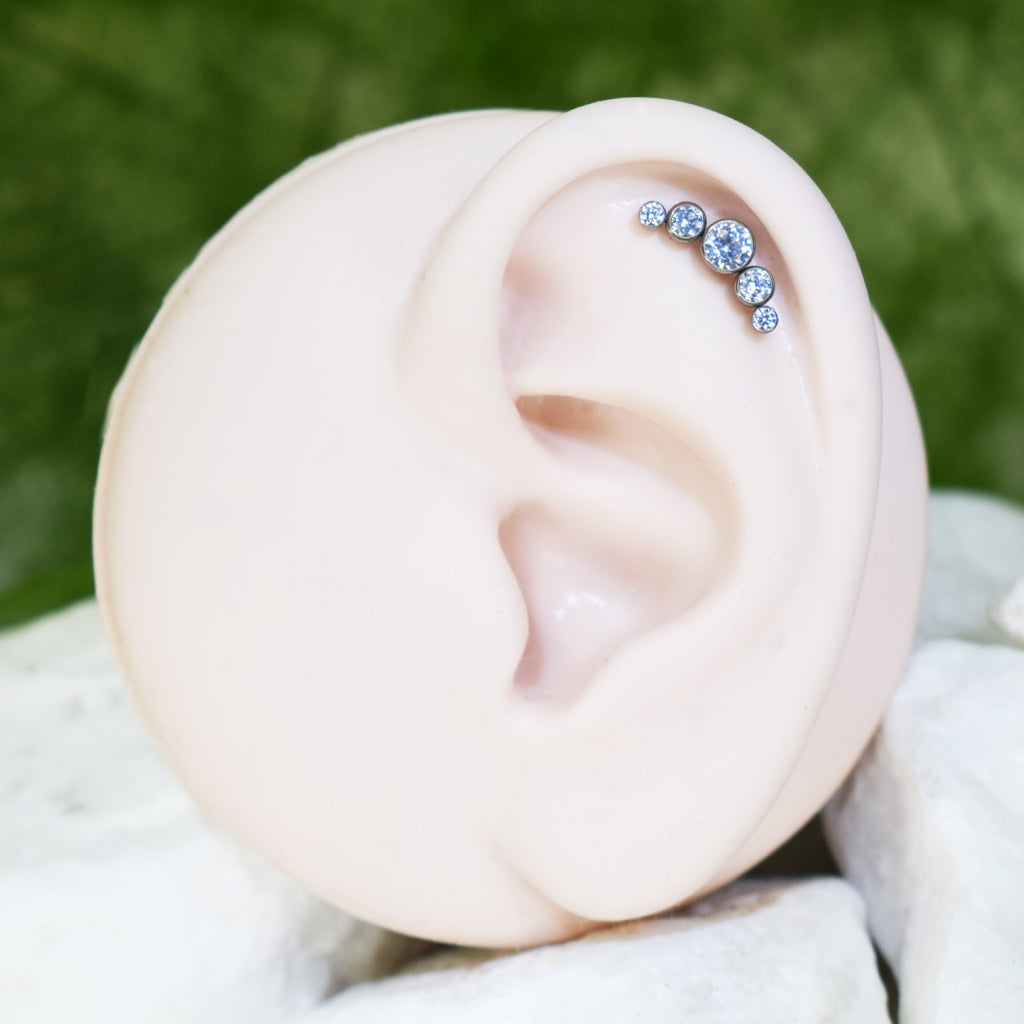 PIERCING LABRET CLÚSTER BRILLOS BLANCOS