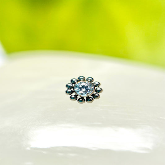 Piercing Con Circón Blanco y Ornamentos