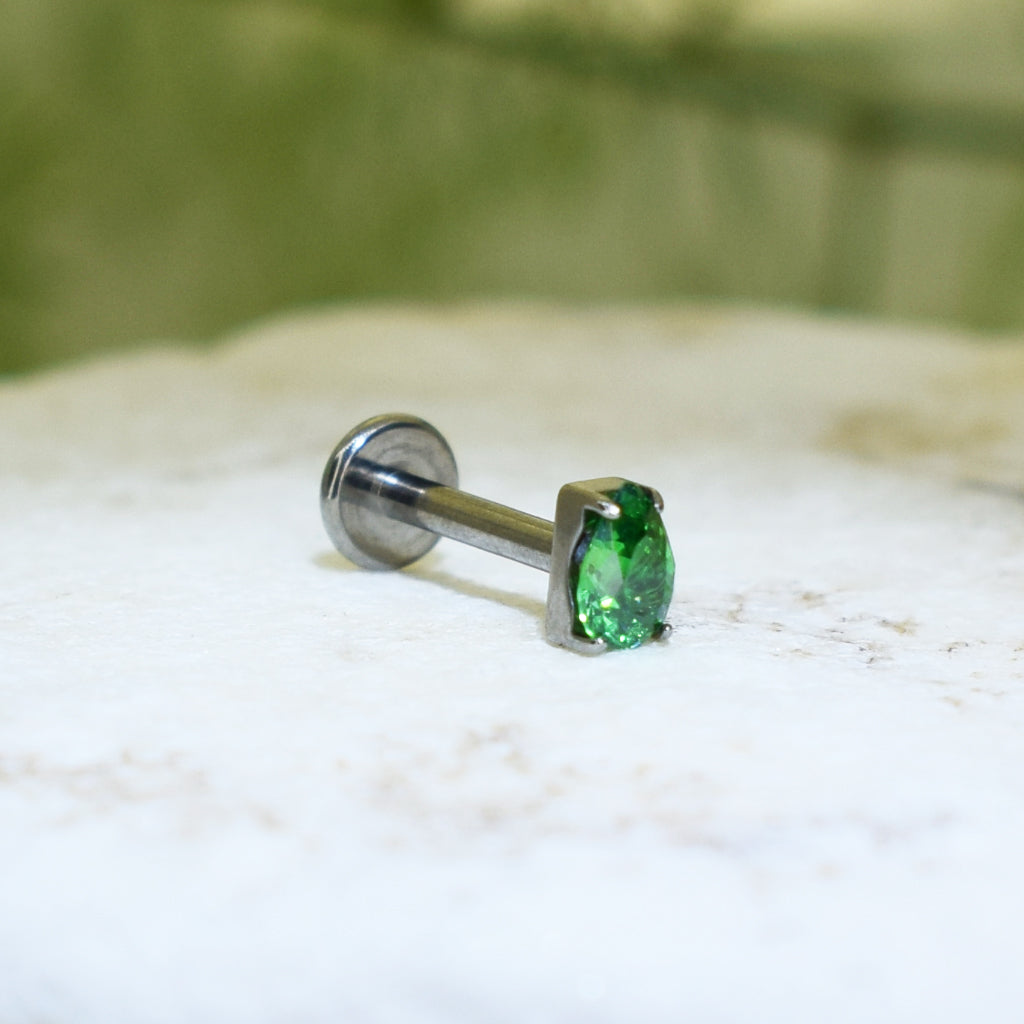 PIERCING LABRET LÁGRIMA VERDE