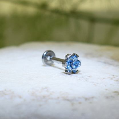 PIERCING LABRET FLOR BRILLO AZUL
