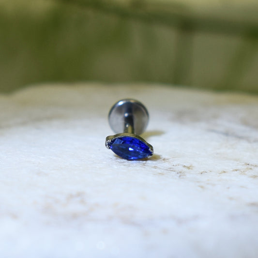 PIERCING LABRET OJO DE GATO AZUL REY