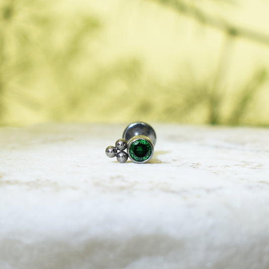 PIERCING LABRET BRILLO VERDE REDONDO CON ORNAMENTOS